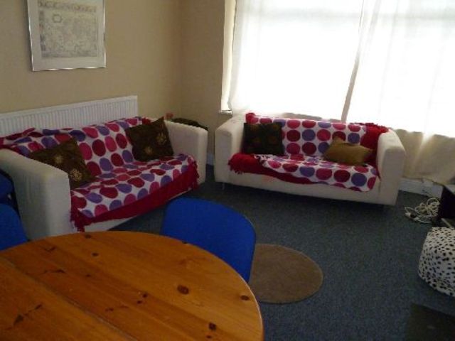  Image of 4 bedroom House Share to rent in Sandling Avenue Horfield Bristol BS7 at Horfield Bristol Horfield, BS7 0HT